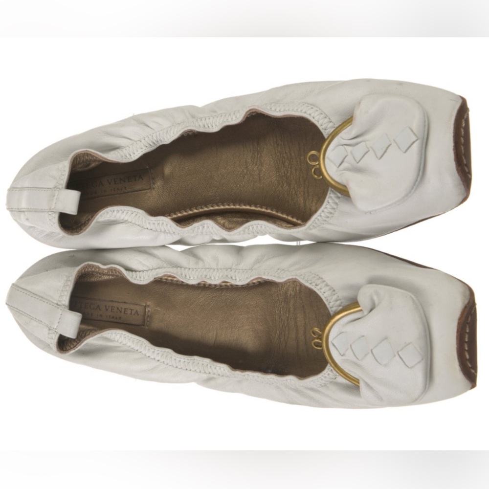 Bottega Veneta Off-White Leather Ballet Flats with Gold Hardware
